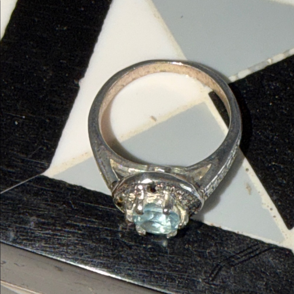 Elegant Silver Ring with Blue Gemstone and marquisettes size 6